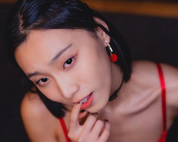 June Liu A sexy SWAG live cam model